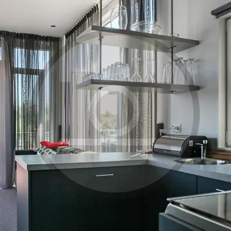 Houseboat Waterlelie 5* Ophoven