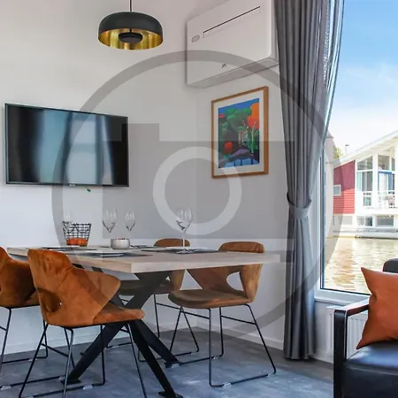 بوتيل Houseboat Waterlelie