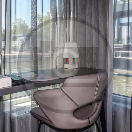 بوتيل Houseboat Waterlelie Ophoven