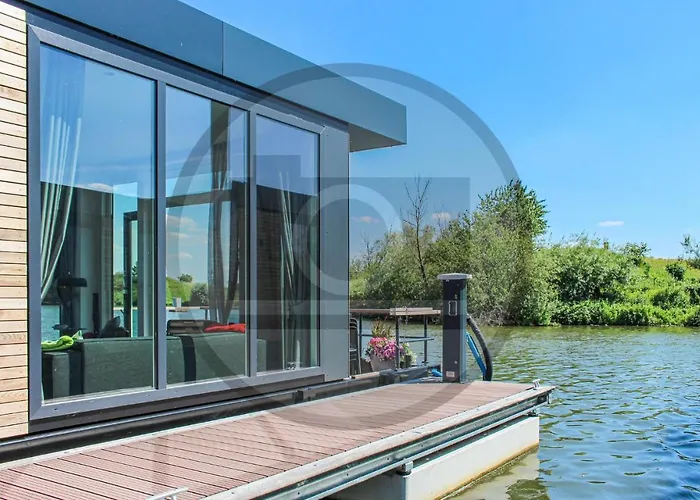 Houseboat Waterlelie 船屋 5*