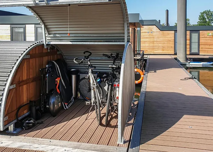 Houseboat Waterlelie 5*