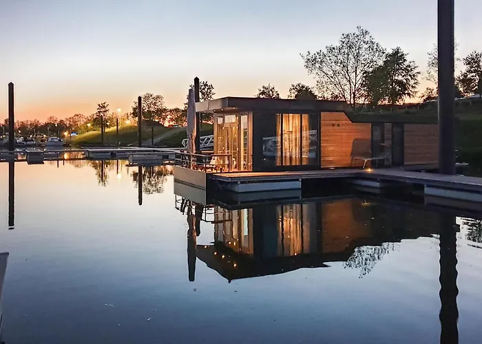 Houseboat Waterlelie 5*