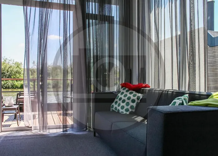 Bådhotel Houseboat Waterlelie Ophoven